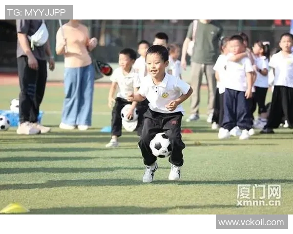 足球明星与气球的趣味挑战视频精彩瞬间大揭秘